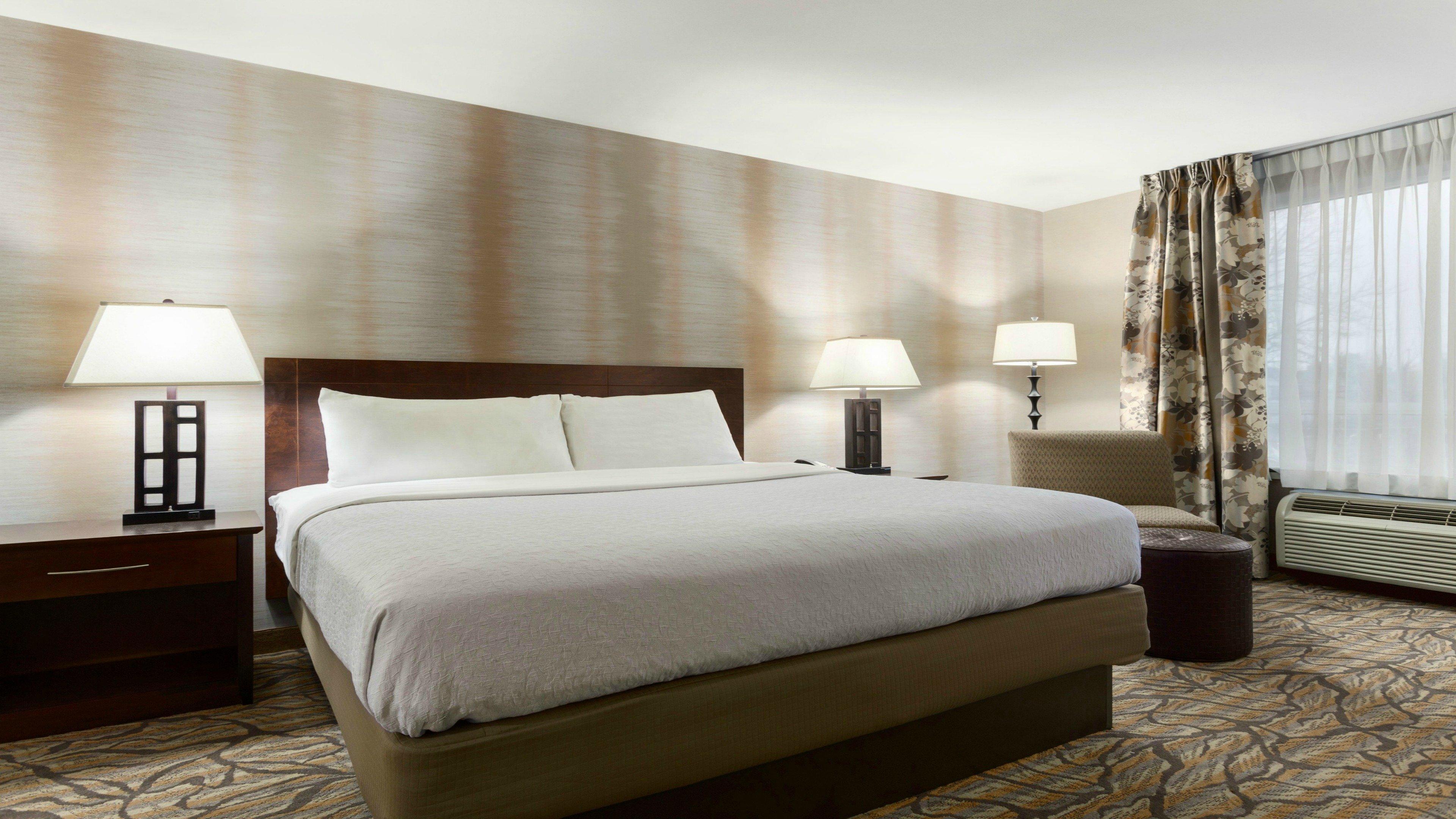 Holiday Inn Hotel & Suites Gateway By Ihg Уилямсбърг Екстериор снимка