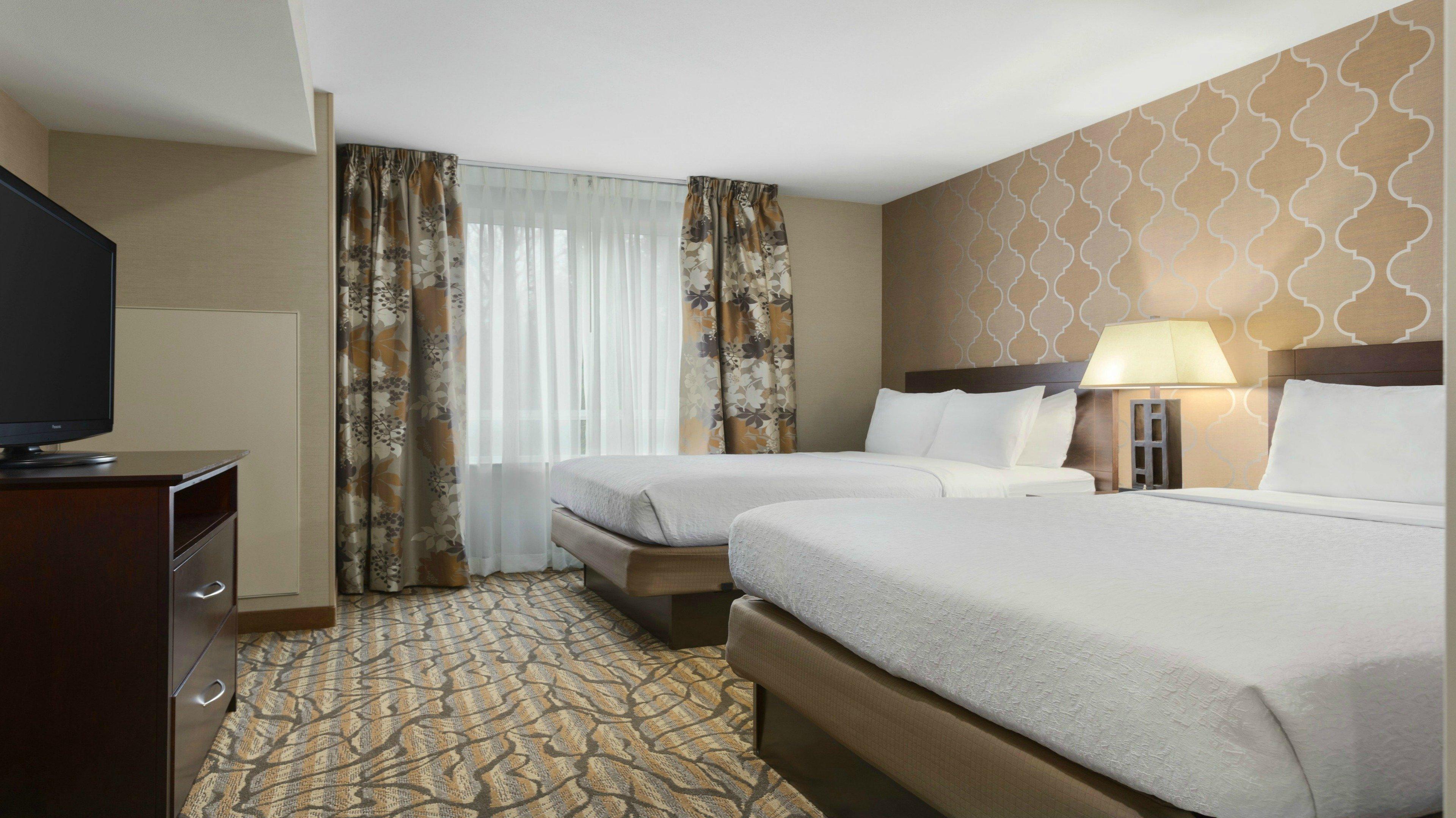 Holiday Inn Hotel & Suites Gateway By Ihg Уилямсбърг Екстериор снимка