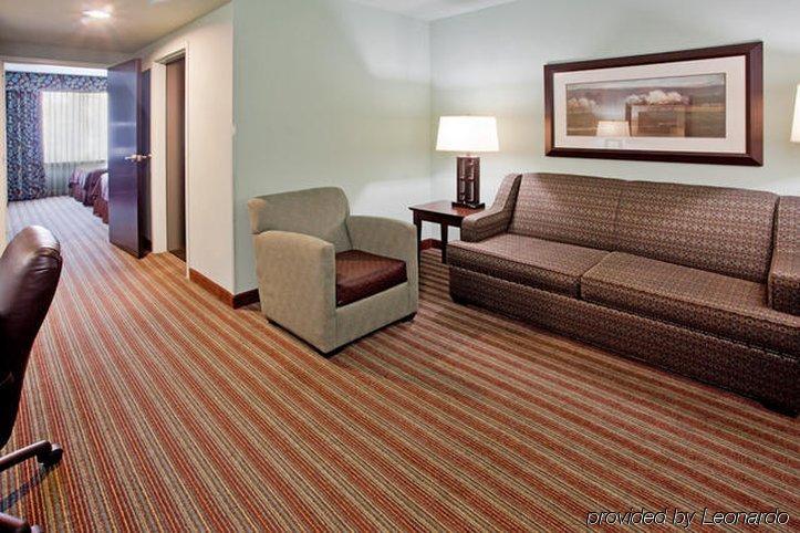 Holiday Inn Hotel & Suites Gateway By Ihg Уилямсбърг Екстериор снимка